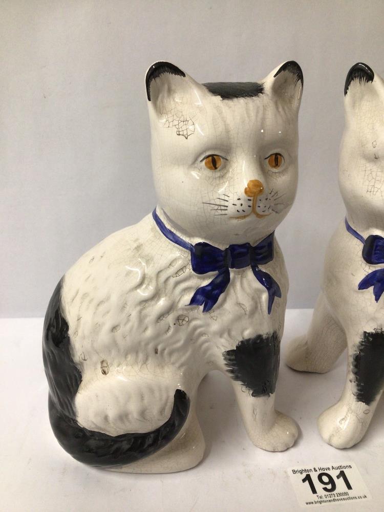 TWO PORCELAIN CAT FIGURES. ONE WITH MARKING TO BASE. 21CM IN HEIGHT - Image 3 of 5