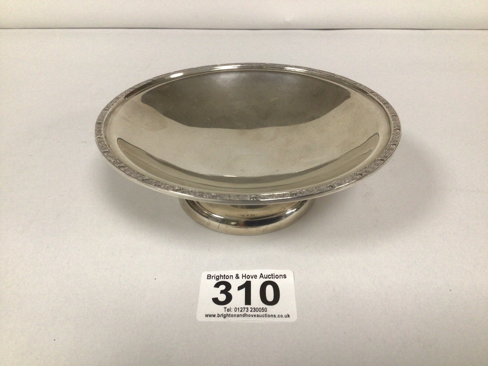 HALLMARKED SILVER BONBON DISH DATED 1946, WITH A DECORATED RIM 13.5CM DIAMETER 168 GRAMS