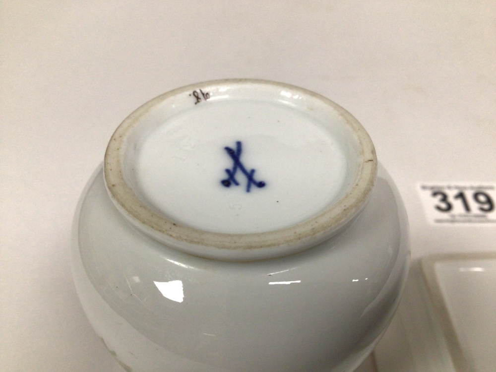 TWO PIECES OF MEISSEN, PIN DISH AND VASE - Image 3 of 4