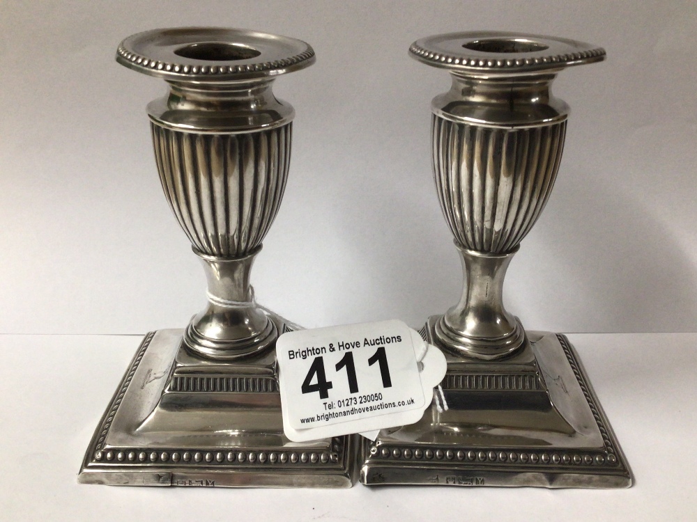PAIR OF VICTORIAN HALLMARKED SILVER SQUAT CANDLESTICKS ON SQUARE BASES, 11CM SHEFFIELD 1891, TOTAL