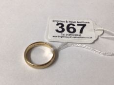 375 GOLD WEDDING BAND, SIZE R, 4 GRAMS