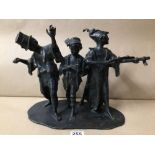 BRONZE FIGURAL GROUP IN THE STYLE OF FRANESCO DE MATTEIS 1852-1917, 43 X 30CM