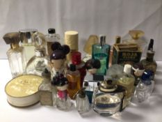 MIXED VINTAGE PERFUME BOTTLES SOME WITH CONTENTS, CLINIQUE ARAMIS, DALI-RAY AND MORE