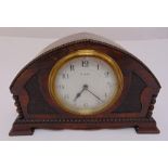 An 8 day wooden cased Edwardian mantle clock with white enamel dial and Arabic numerals, 14.5cm (h)