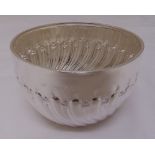 Silver bowl with embossed decoration, approx weight 112g