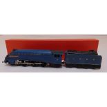 Hornby OO gauge LNER Sir Nigel Gresley locomotive and tender