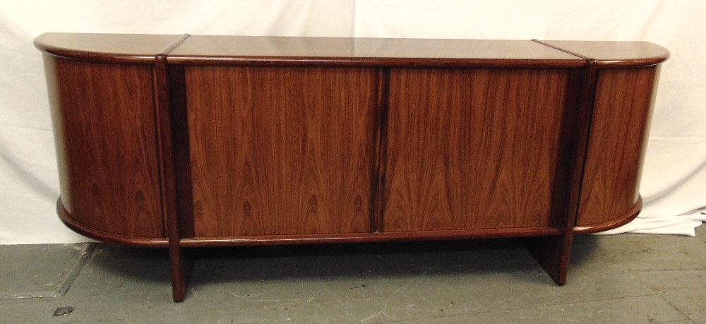 Danish rosewood sideboard with cupboards and drawers, on rectangular supports 78.5 x 225.5 x 46cm,