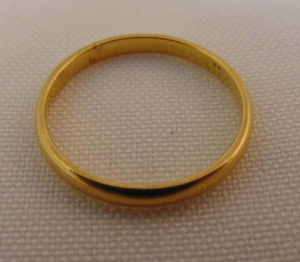 Yellow gold wedding band, gold tested 18ct, approx total weight 3.0g