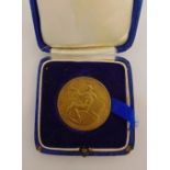 Tercentenary 9ct gold medal for the Resettlement of Jews in England, approx total weight 31.6g