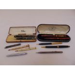 A quantity of pens and propelling pencils to include Parker and Watermans (11)