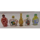 Four oriental snuff bottles and a miniature vase (5)