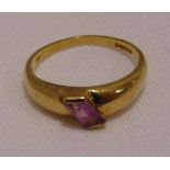 9ct yellow gold and amethyst ring, approx total weight 1.7g