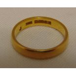 22ct yellow gold wedding band, approx total weight 3.6g