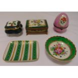 A quantity of continental porcelain to include a casket, an egg shaped trinket box and two dishes (