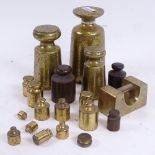A group of brass scale weights, ranging from 5g to 4lbs, including some Avery (boxful)