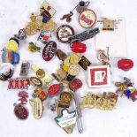 A group of assorted breweriana enamel badges (boxful)