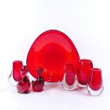 A Whitefriars ruby glass vase, 15cm, 3 others, a dish, and 2 glass ducks