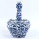 A Chinese blue and white porcelain tulip vase, hand painted decoration, height 26cm There is a crack