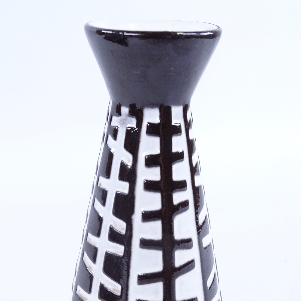 INGRID ATTERBERG FOR UPPSALA EKEBY, SWEDEN, ceramic "Pronto" vase designed 1958, pattern nr 2346, - Image 4 of 4