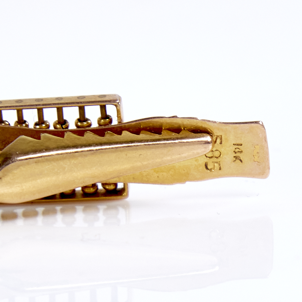 A late 20th century Chinese 14ct gold abacus tie clip, with engraved bamboo design background, - Image 4 of 5