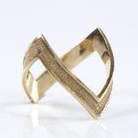 A modern Continental 18ct gold double-wishbone ring, ring length 18.3mm, size L, 3.1g