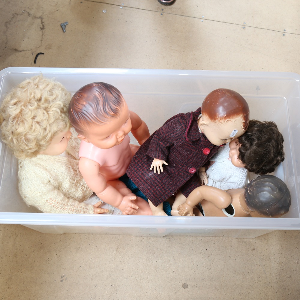 A group of Vintage dolls, including Pedigree (5)