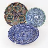 3 Middle Eastern pottery plates, largest diameter 30cm (3)