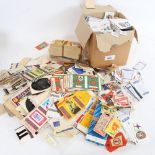 A large quantity of various Vintage loose cigarette cards (2 boxes)