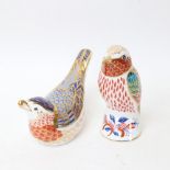 2 Royal Crown Derby bird paperweight ornaments, gold buttons, largest height 10cm (2)