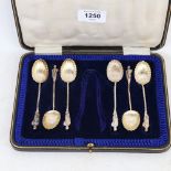A Victorian cased set of 6 silver shell teaspoons, possibly by William Fearn, hallmarks London 1899