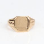 A late 20th century 9ct gold signet ring, maker's marks KBSP, hallmarks Birmingham 1983, setting