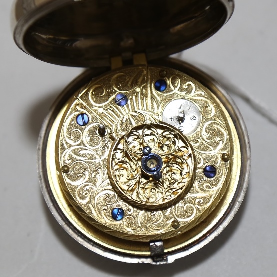 An 18th century silver pair-cased open-face keywind Verge pocket watch, white enamel dial with - Image 7 of 19