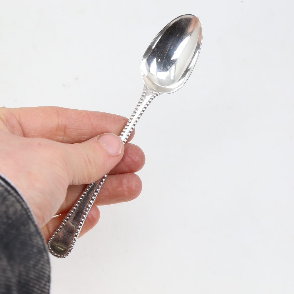 A set of 6 Georgian silver bead-edge teaspoons, indistinct hallmarks, length 13cm, 3.3oz total (6) - Image 5 of 5