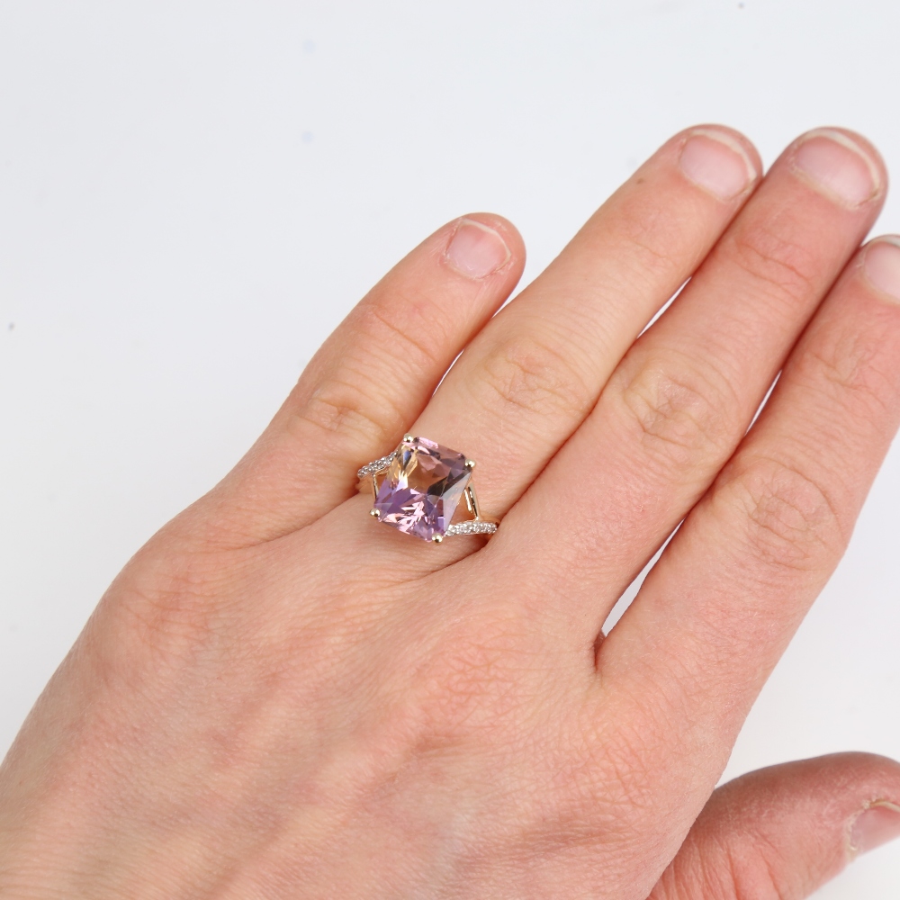 A modern 9ct gold ametrine and CZ dress ring, ametrine length 11mm, size L, 2.5g No damage or - Image 5 of 5