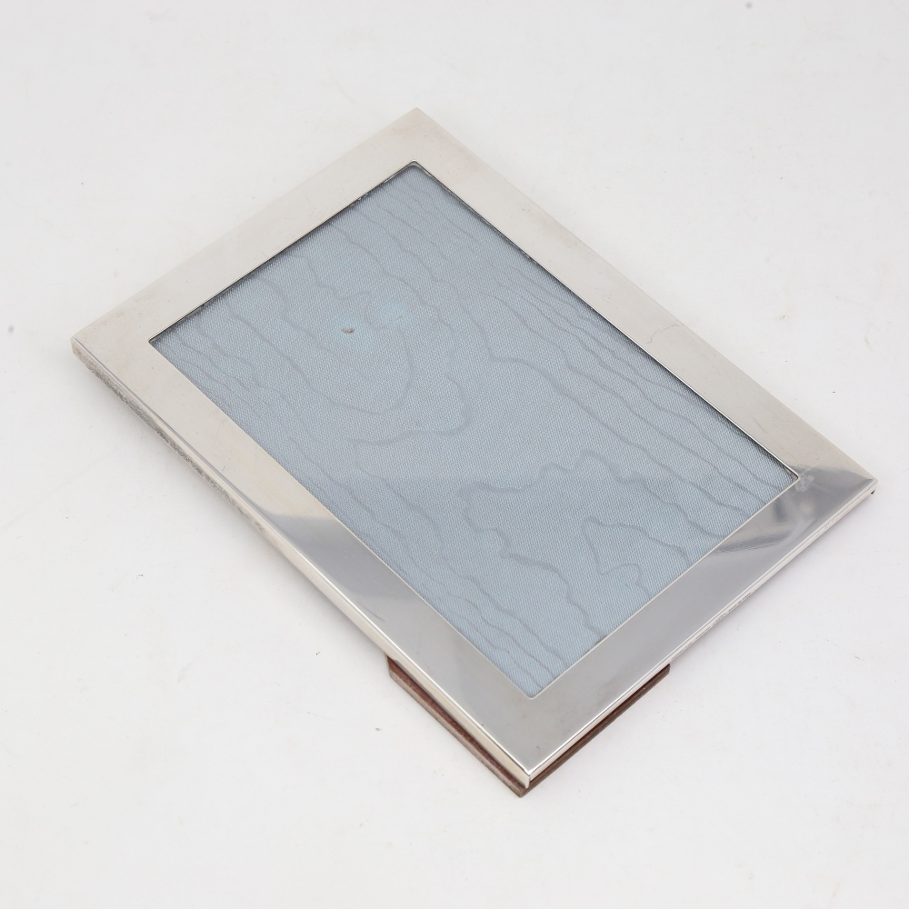 TIFFANY & CO - a modern Italian rectangular sterling silver-fronted strut photo frame, with panelled - Image 2 of 5