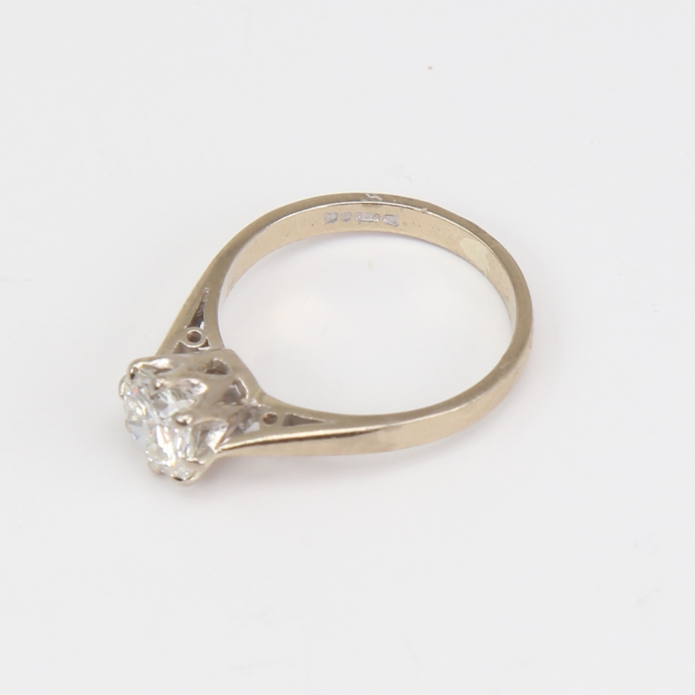 An 18ct gold 1.05ct solitaire diamond ring, modern round brilliant-cut diamond within plain 8-claw - Image 4 of 5