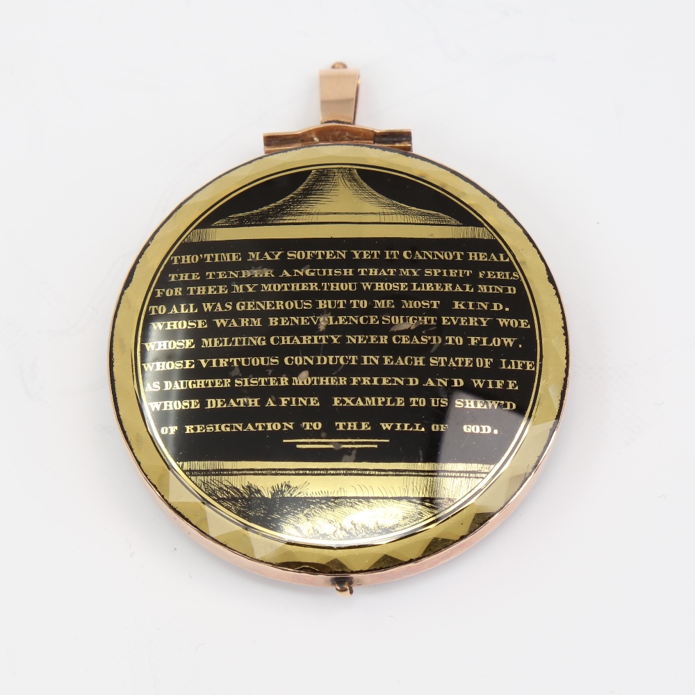 A fine and large Georgian mourning pendant, circular form with unmarked yellow metal frame, the - Image 4 of 5