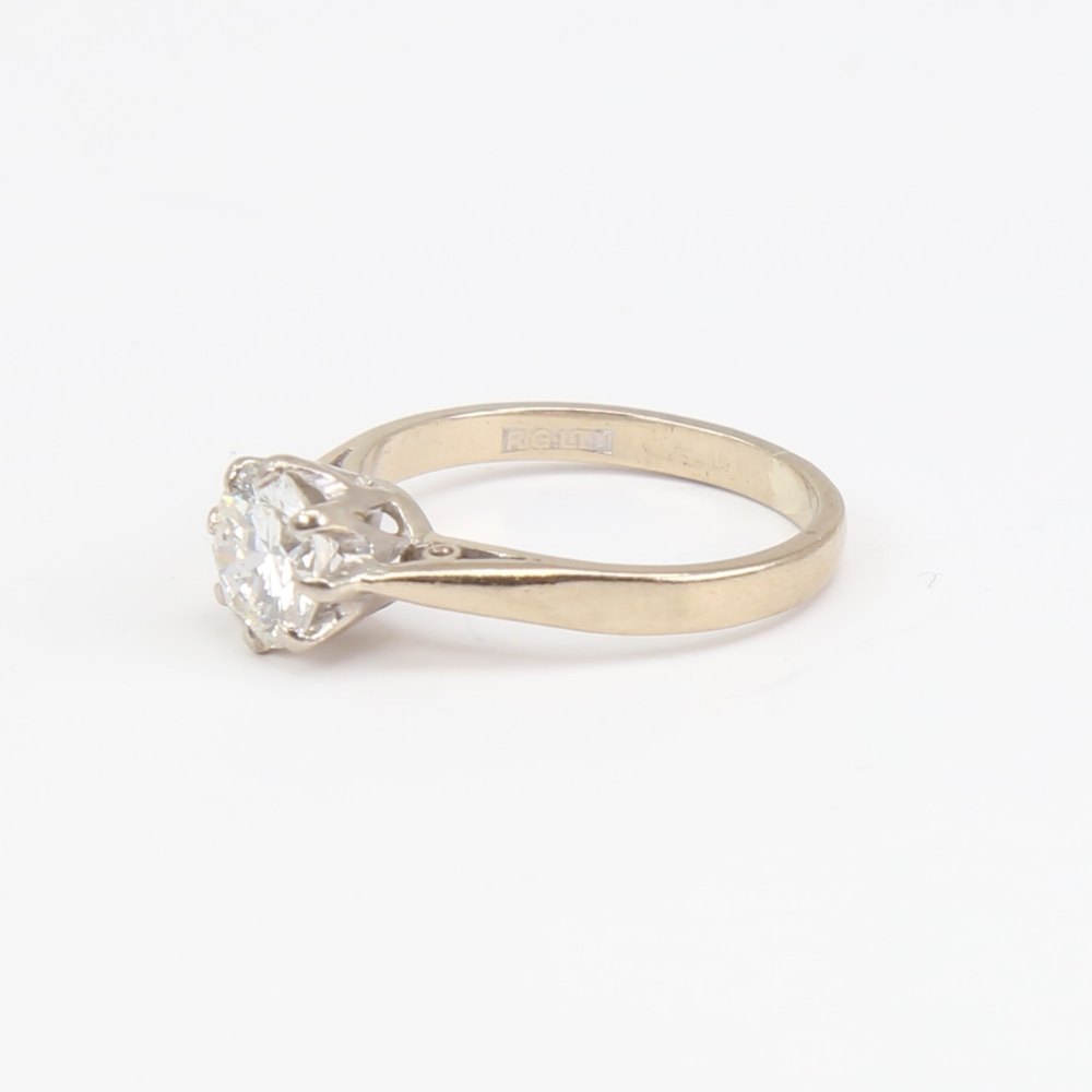 An 18ct gold 1.05ct solitaire diamond ring, modern round brilliant-cut diamond within plain 8-claw - Image 2 of 5