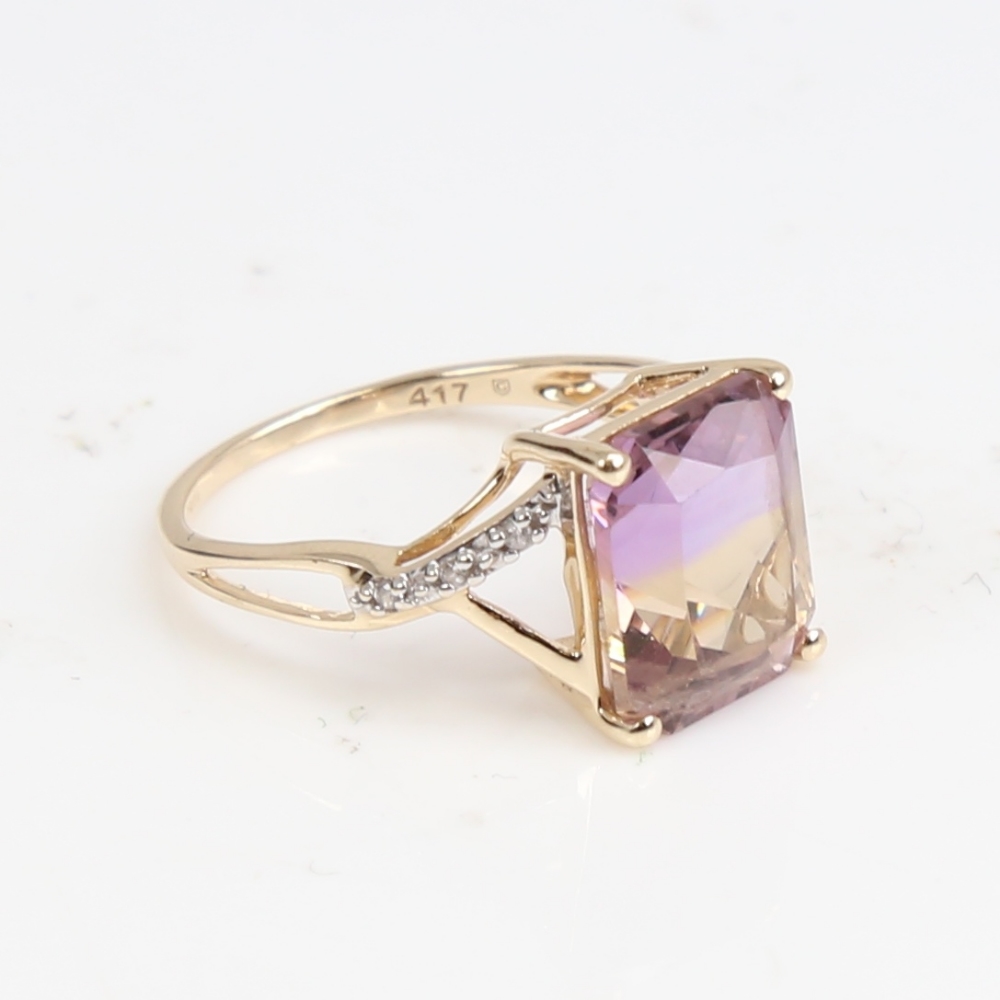 A modern 9ct gold ametrine and CZ dress ring, ametrine length 11mm, size L, 2.5g No damage or - Image 2 of 5