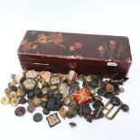 A quantity of various military badges, buttons, buckles etc (boxful)