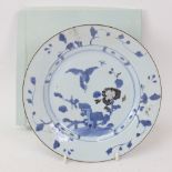 A Chinese blue and white Nanking Cargo porcelain plate, diameter 23cm