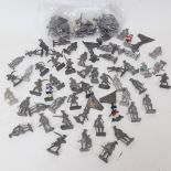 A quantity of Vintage lead toy military figurines (boxful)