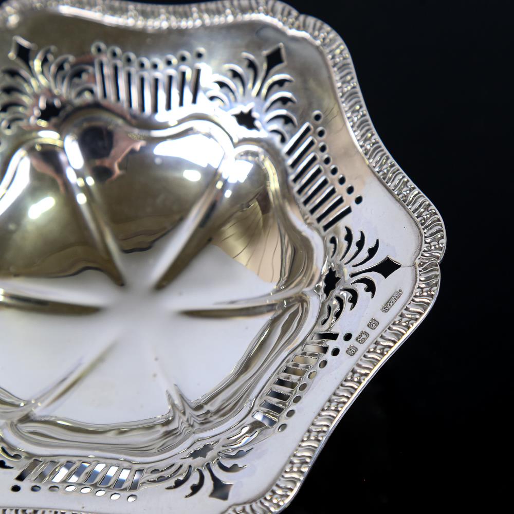 An Edwardian silver pedestal bon bon dish, gadrooned rim with pierced border, by Charles - Image 3 of 5