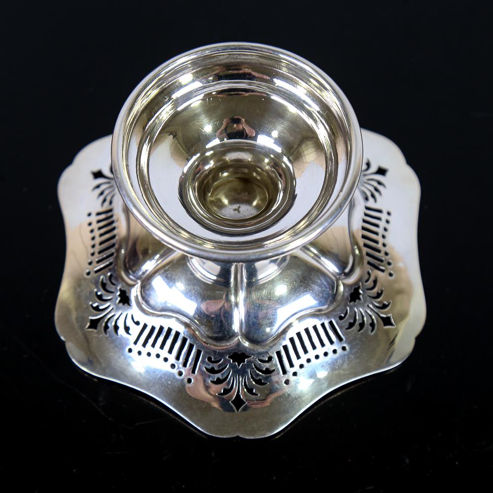 An Edwardian silver pedestal bon bon dish, gadrooned rim with pierced border, by Charles - Image 4 of 5