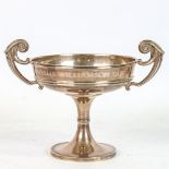 An Edwardian silver 2-handled trophy, inscribed Phyllis Williamson Cup, by Lee & Wigfull,