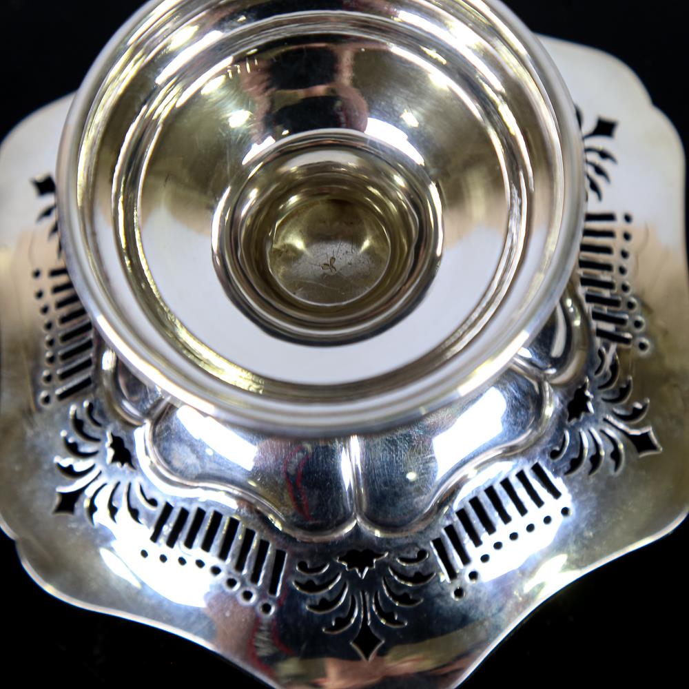 An Edwardian silver pedestal bon bon dish, gadrooned rim with pierced border, by Charles - Image 5 of 5