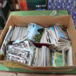 A large quantity of various Vintage loose postcards, mainly topographical (boxful)