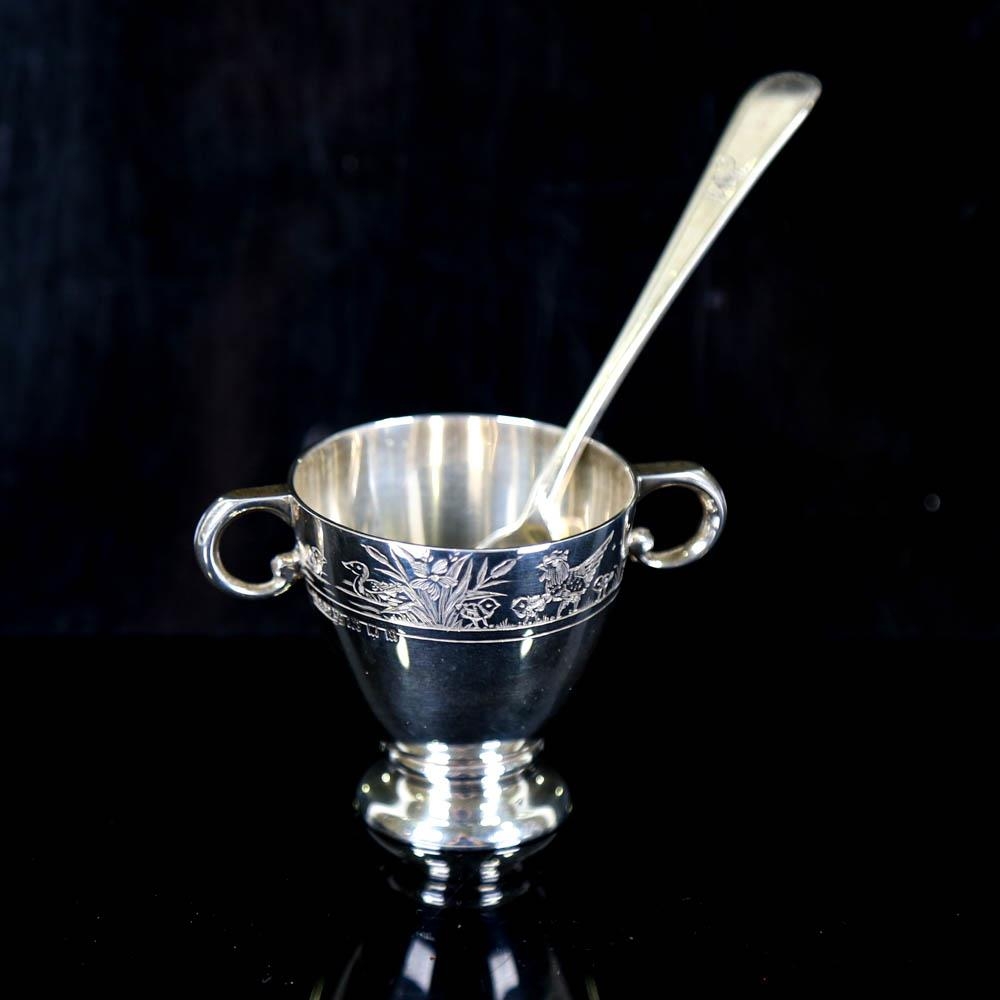 ASPREY - a cased George V silver egg cup and spoon set, engraved chick decoration, by Asprey & Co - Image 2 of 4