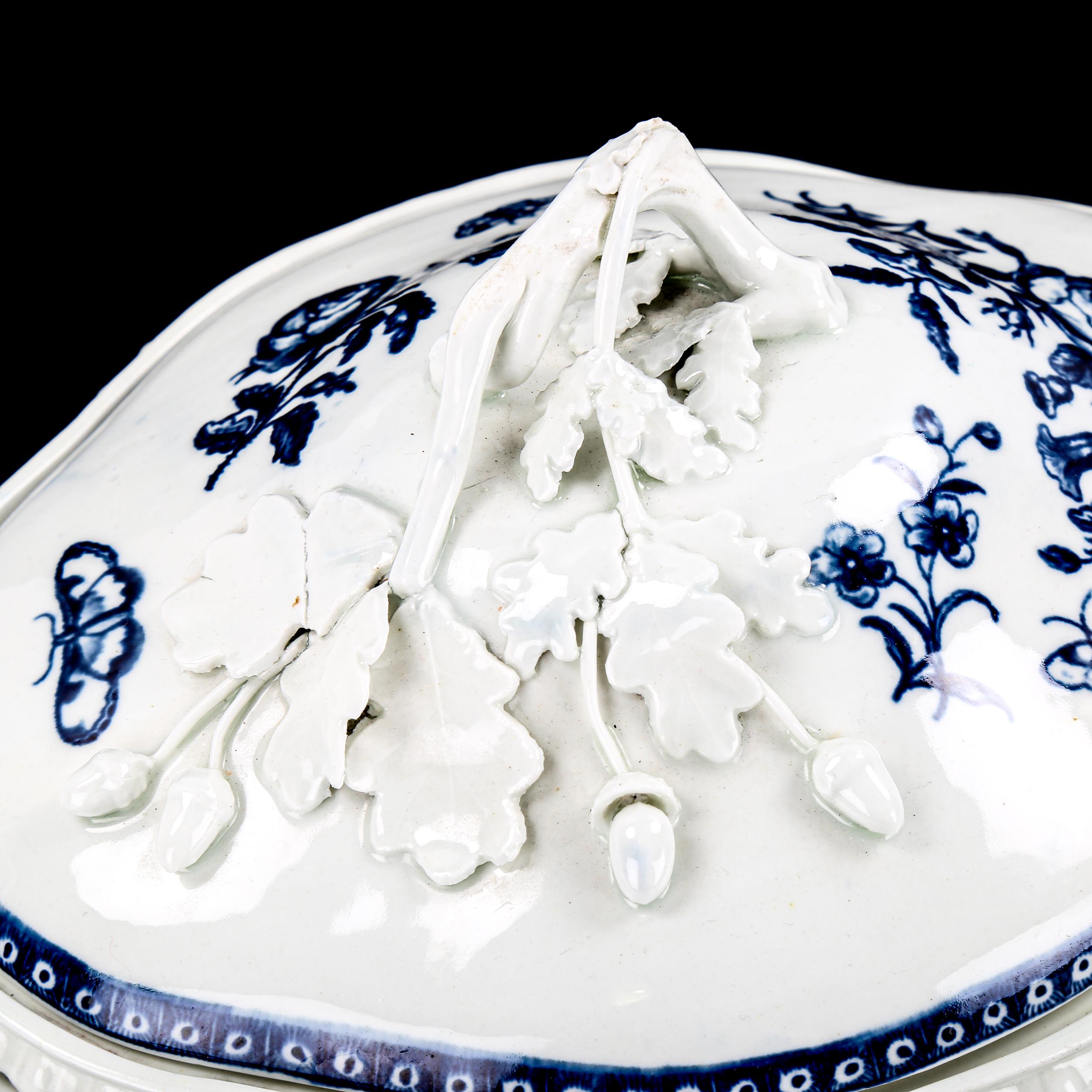 An 18th century Worcester blue and white porcelain tureen and cover, circa 1770, cabbage rose - Image 2 of 3