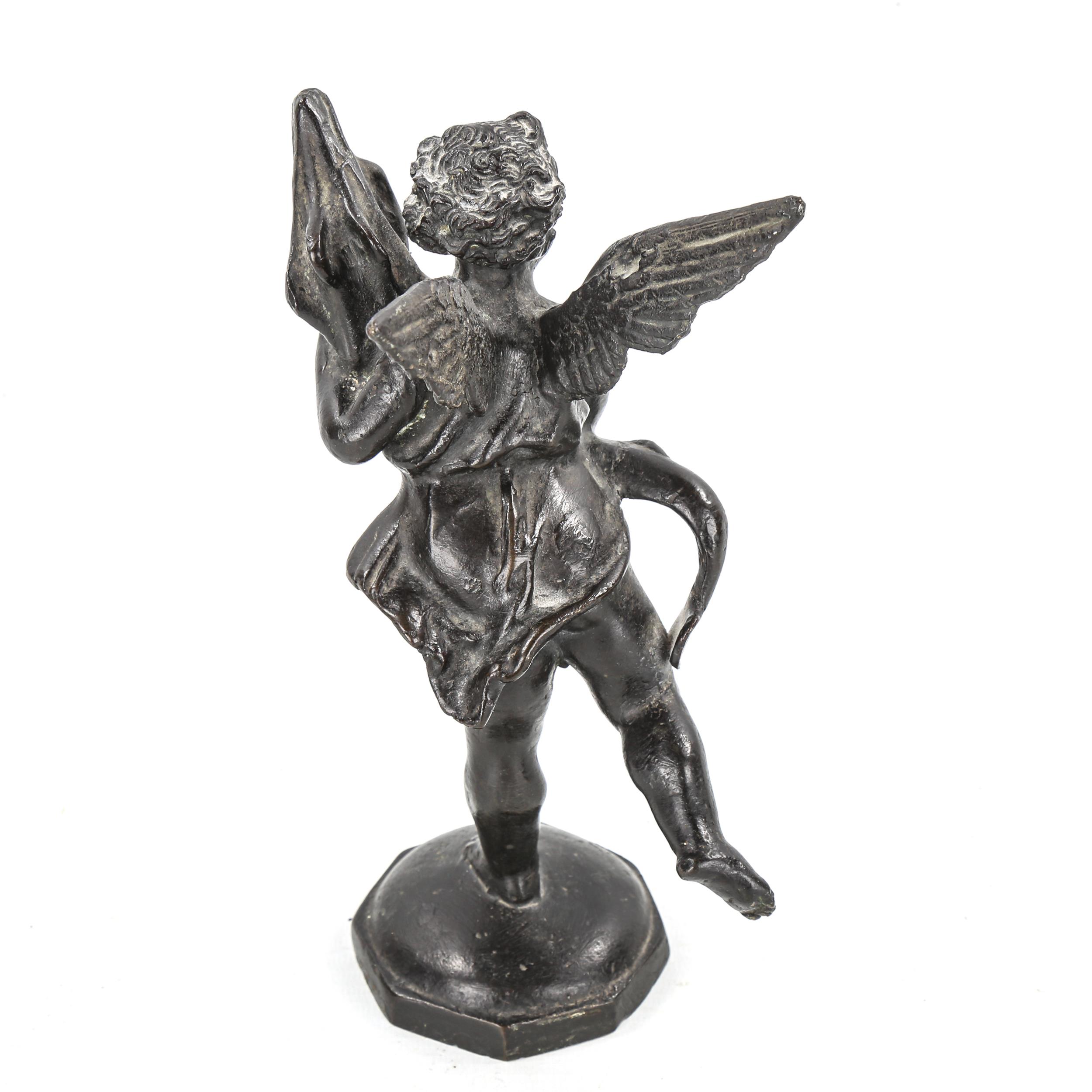 Patinated bronze Classical sculpture, cherub with a dolphin, unsigned, height 22cm - Image 2 of 3